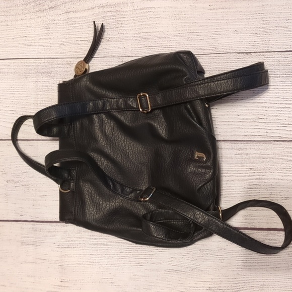 Juicy couture vegan leather backpack - Picture 2 of 9